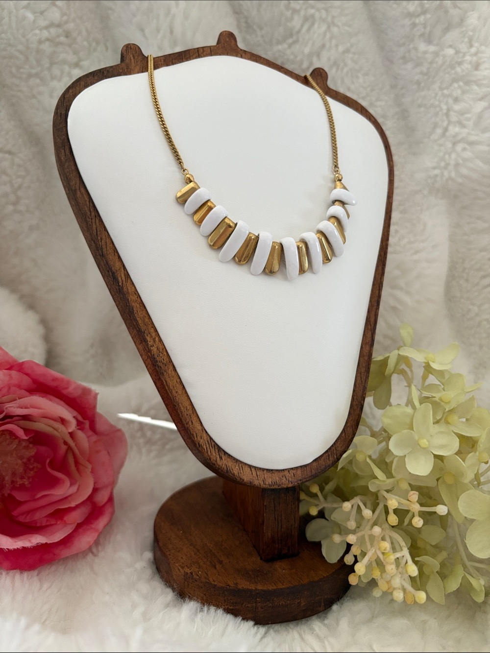 Avon Gold and White Beaded Bar Necklace - Women Jewelry - Picture 3 of 5
